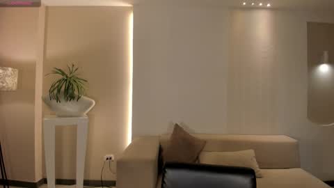 Hailey online show from January 8, 11:36 am