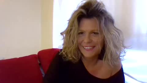 Hailey online show from February 15, 10:00 pm