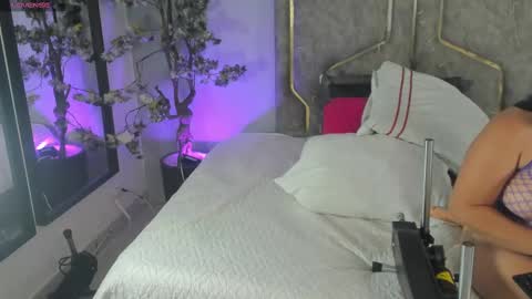 Hailey online show from September 10, 11:10 am