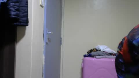 hairypussybigassy001 online show from January 13, 7:21 pm