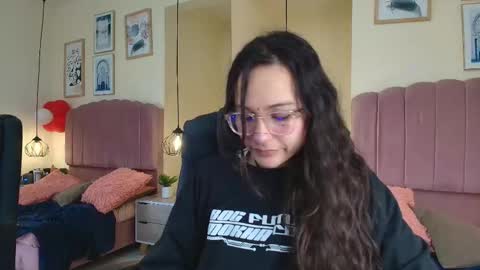 hanabie_ online show from February 25, 3:27 am