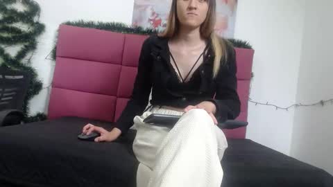 Hanna Palmer online show from December 29, 1:38 pm