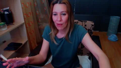 hanna_ha online show from April 2, 7:22 pm