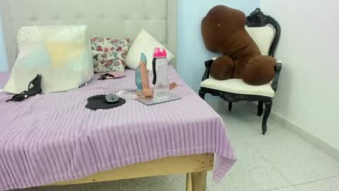 hanna_hornyx20 online show from May 10, 1:51 am