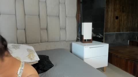 Hanna lens online show from January 27, 4:33 pm