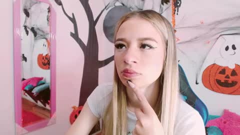 Hannah 027 online show from October 20, 10:51 am