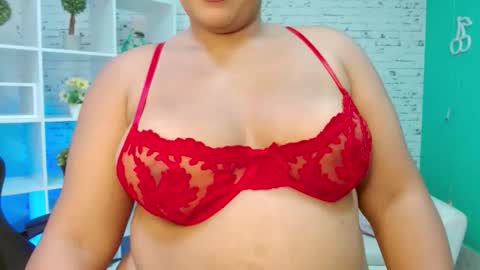 Hannah  online show from November 28, 11:57 am