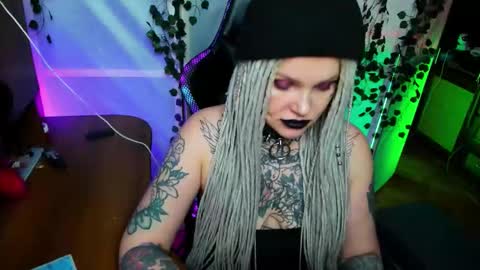 Hannah online show from November 19, 12:54 am