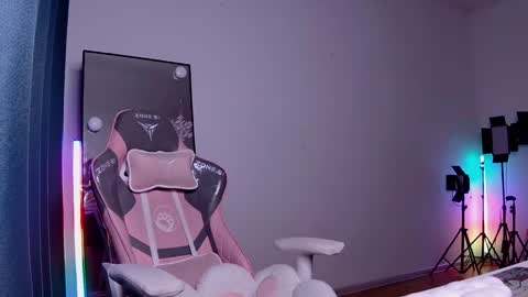 Hannah online show from January 18, 11:55 pm