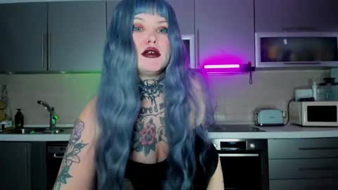 Hannah online show from March 2, 11:39 pm