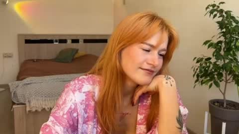 hannah levis  online show from May 7, 9:24 am
