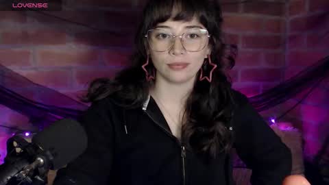 Hannah online show from December 16, 3:23 am