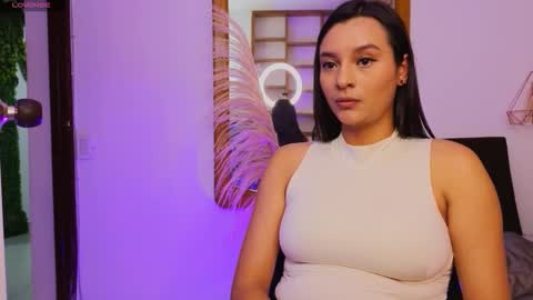 Hannah Williams online show from January 18, 3:03 am