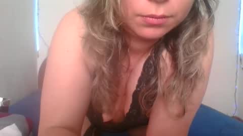 hannahevans2 online show from January 19, 2:46 pm