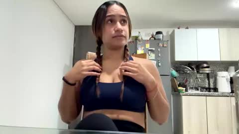 Snapshot of hannakoff chatting on October 30, 2:36 am hannakoff online show from October 30, 2:36 am