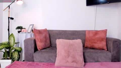 Hanna Os online show from January 24, 6:46 pm