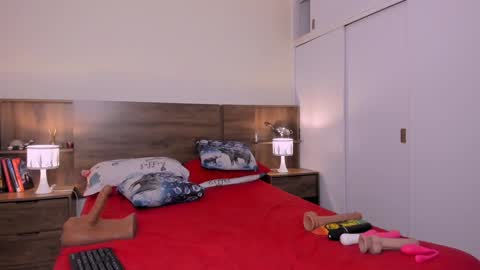 taylor live   online show from February 7, 9:15 pm