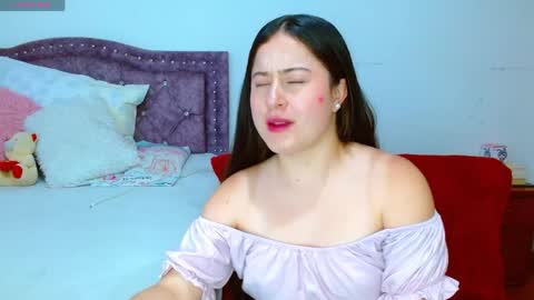 isabella   online show from May 15, 8:33 pm