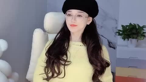 Daisy online show from December 12, 3:21 am