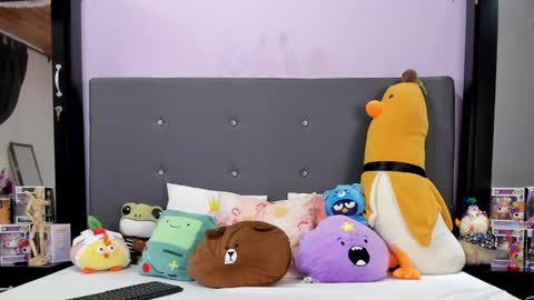 Snapshot of harmonyy_hill chatting on December 9, 10:09 pm Harmony Hill online show from December 9, 10:09 pm