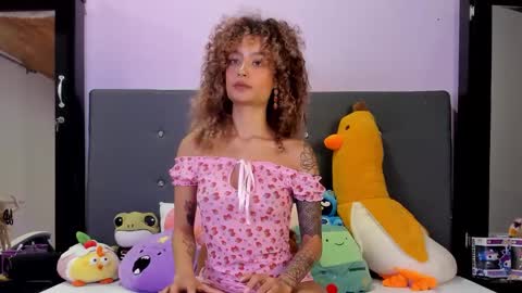 Snapshot of harmonyy_hill chatting on October 14, 11:07 pm Harmony Hill online show from October 14, 11:07 pm