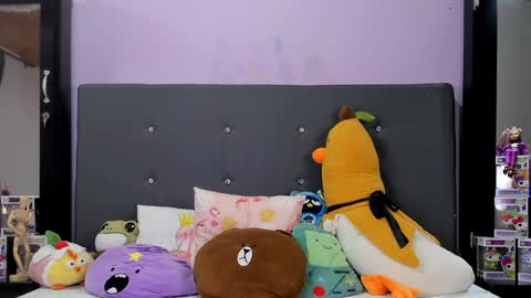 Snapshot of harmonyy_hill chatting on February 12, 3:18 am Harmony Hill online show from February 12, 3:18 am