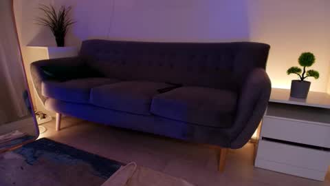 Its KIra hello HUSH is here online show from October 2, 2:55 pm