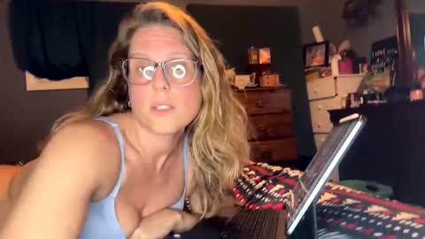 Innocent Temptations online show from April 26, 8:50 pm