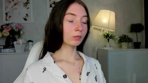 Lola online show from October 19, 9:22 am