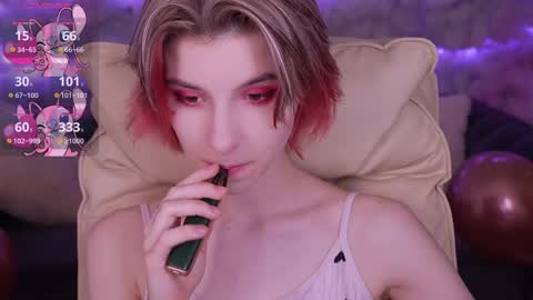 haylaamber online show from February 15, 2:11 pm