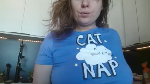 Hazel online show from March 8, 6:23 pm