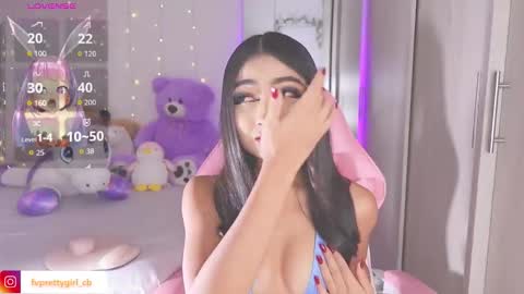 Snapshot of hazelbabee_ chatting on October 11, 8:41 am Lynn online show from October 11, 8:41 am