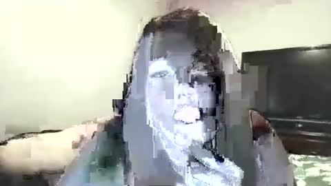 Snapshot of hazelbasil32728 chatting on October 21, 2:10 pm hazelbasil32728 online show from October 21, 2:10 pm