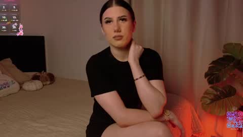 hazelhayess online show from May 16, 3:44 pm