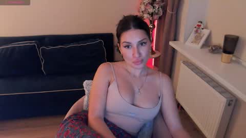 Snapshot of heaven_chloe chatting on October 7, 7:40 pm Heaven girl online show from October 7, 7:40 pm