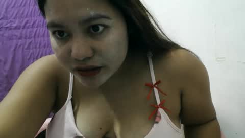 heavenlyeyes69 online show from April 11, 12:17 am