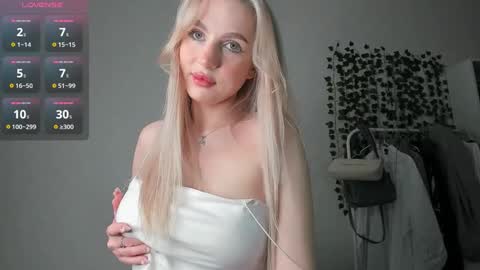 Akemi instinthemoodforlooove online show from December 9, 12:23 am