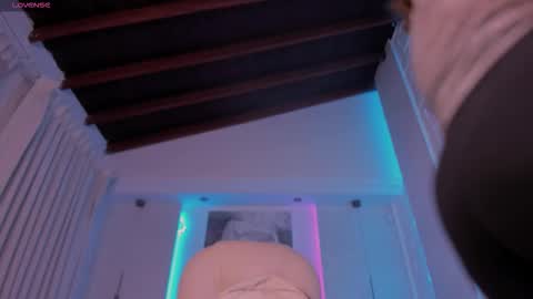 Heidy online show from October 25, 4:09 am