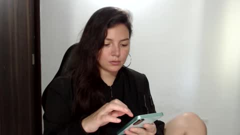 helena online show from October 23, 4:24 pm