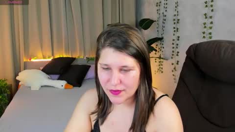 helenahoffmann online show from February 19, 4:34 am