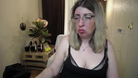 helenenigma online show from March 8, 7:18 pm