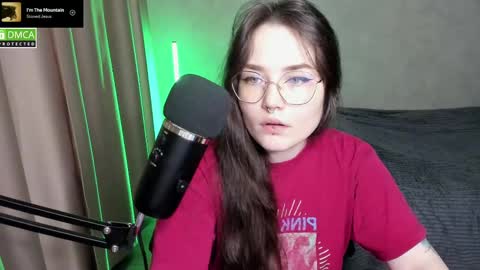 Red online show from March 3, 6:53 pm