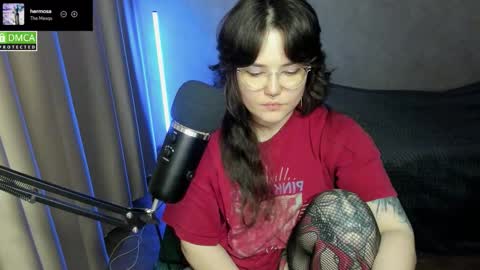 Red online show from November 12, 8:07 pm