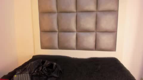 hellen__smith_ online show from September 23, 1:42 pm