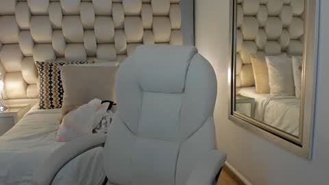 hellen_amazing online show from February 5, 3:02 am