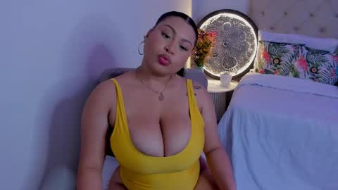 hellenamazing online show from December 5, 3:17 am