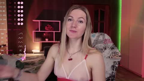 Alisia  Monday to Friday from 10 am to 4 pm GMT 2 online show from November 25, 8:16 am