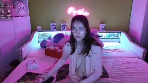 HeraLuna  online show from February 13, 10:54 pm