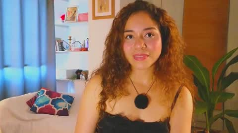 hercyqueen online show from March 31, 9:15 pm