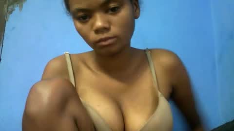 herisse01 online show from April 18, 2:47 am